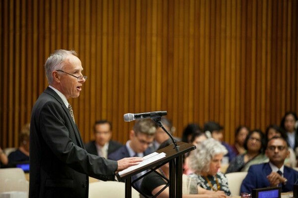 D Cortright At Un