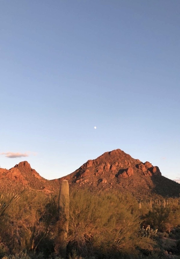 Zlaket Capstone Photo of Mountains in Arizona 